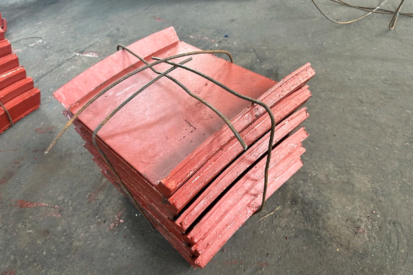 高鉻堆焊耐磨復(fù)合鋼板