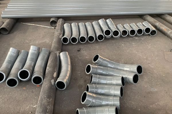 為什么精礦輸送高鉻合金耐磨彎頭使用壽命更長?[江河]